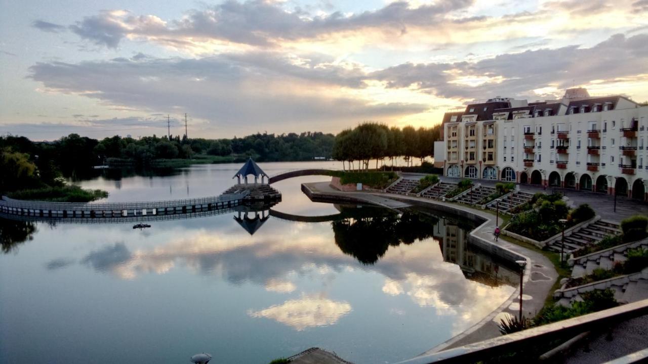 Vue Exceptionnelle Sur Le Lac Creteil Exterior photo